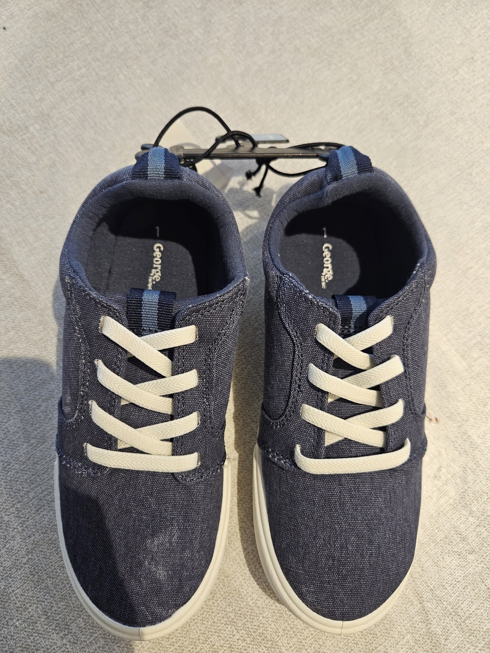 NWT -Boys George Navy Canvas Lace-Up Sneakers with Cream Laces Size 1